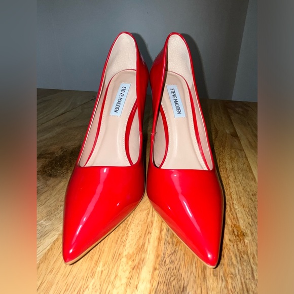 Steve Madden Vala Pointed Toe Pump Patent Leather Red NWOT New - Picture 6 of 6